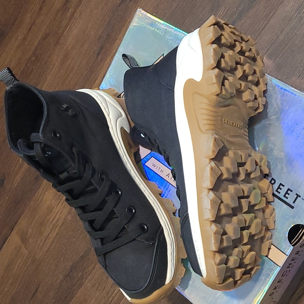 Skechers High Top